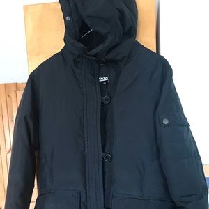 Black winter jacket with hood fits like M